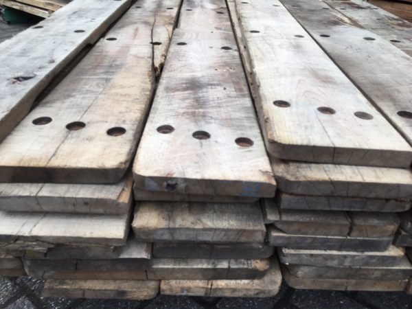 hardhouten haven planken gebruikt hout uit recycling Buitenleven second life wood Roosendaal