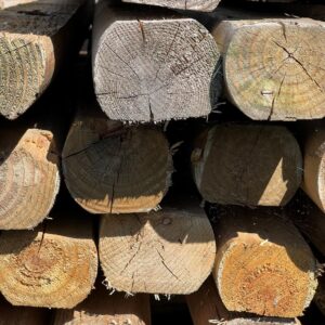 Amerikaans grenen balken 90 bij 90 twee zijden afgeplat. gebruikt hout bij Buitenleven second life wood