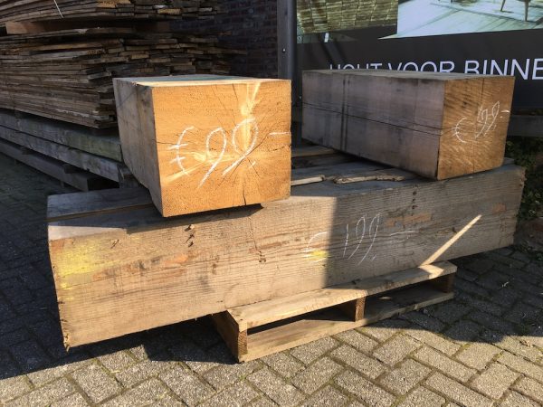 Massief houten zuil of pilaar van 40 - 45 cm dik koop nu bij Buitenelven second life wood Roosendaal