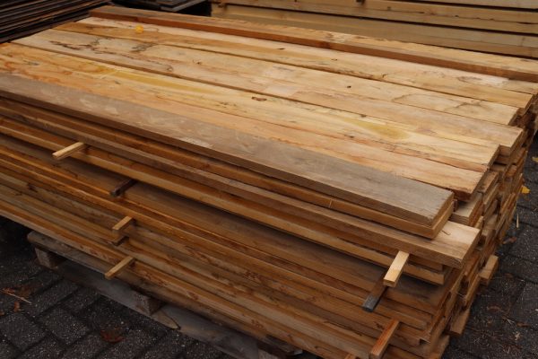 Hardhout planken 25 mm bij 120m in de lengte van 2m. Geschikt voor Beschoeiing bij Buitenleven