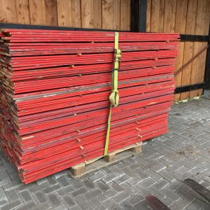 pallet vol rode planken 560 stuks 176,40 m2